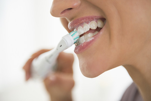 Aşırı diş fırçalama nedir? Dişlerinizi ne sıklıkla fırçalamalısınız?